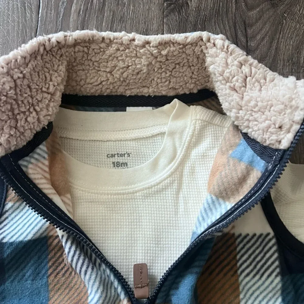 Carter’s Baby 2 piece Top size 18 months